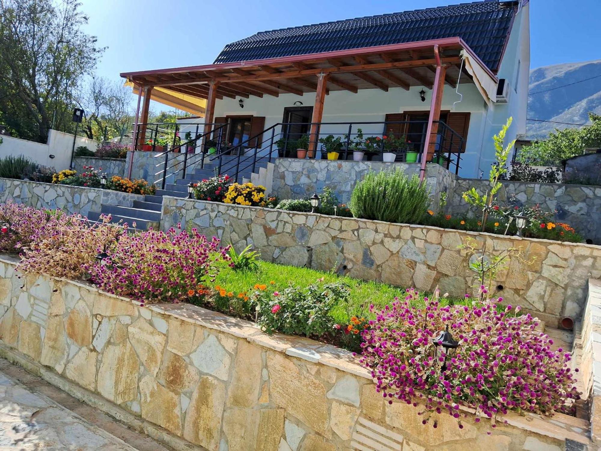 Villa Sana Rooms Permet Ngoại thất bức ảnh